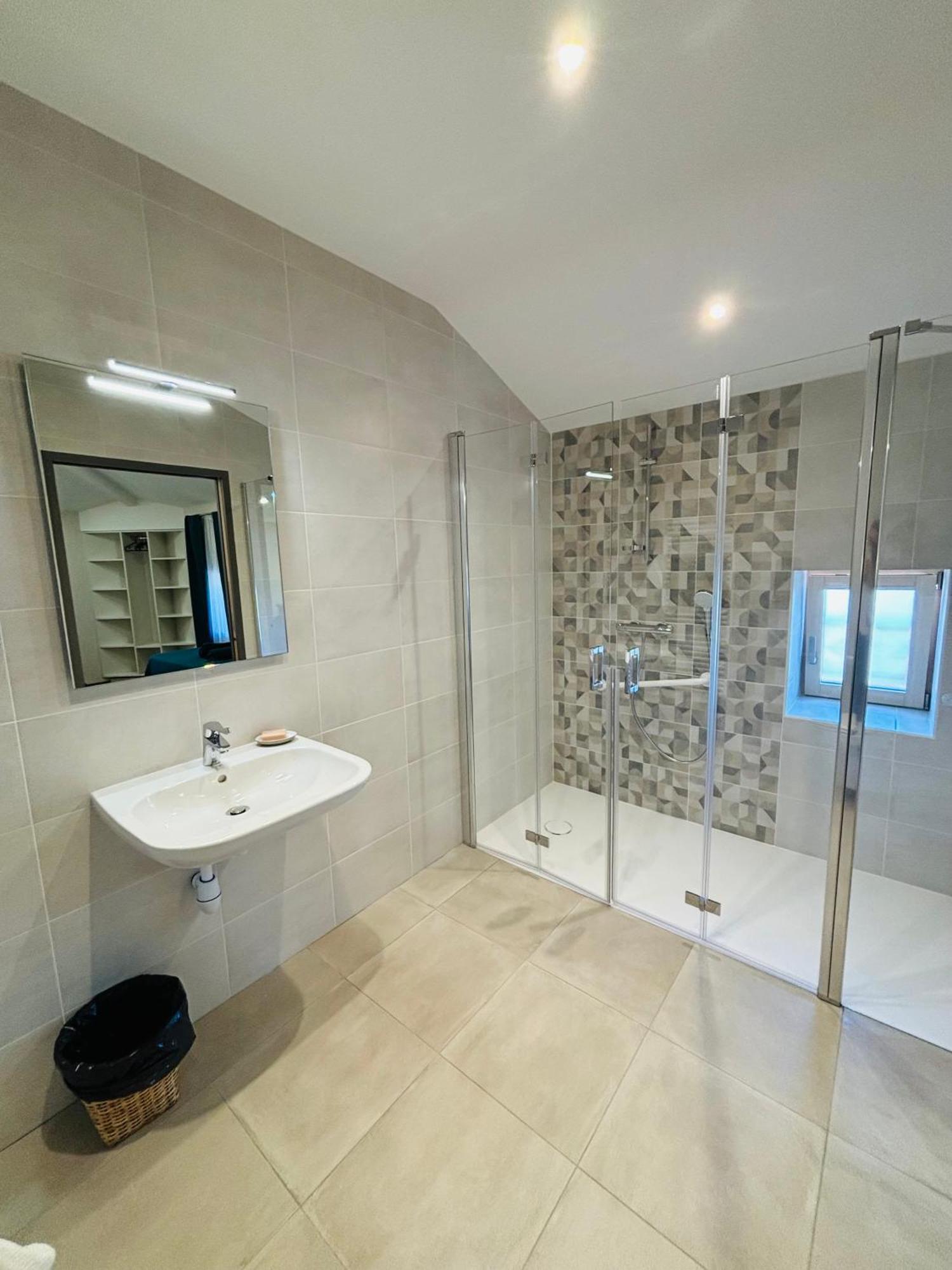 Les Pierres Roses Bed and Breakfast Coise Buitenkant foto